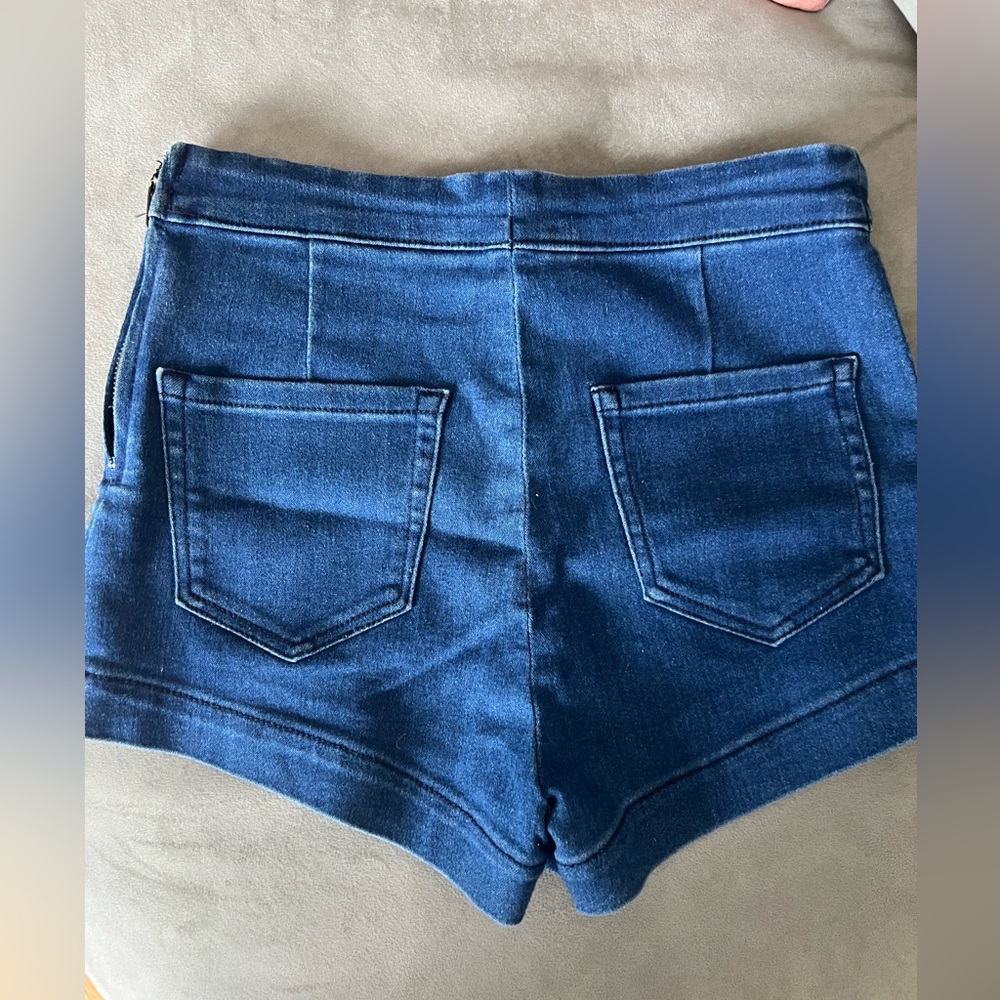 “Summer Sale” Short jean shorts with side zip